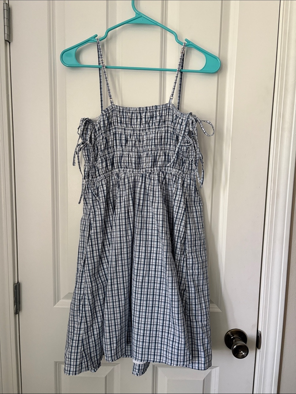 Abercrombie & Fitch Women's Smocked
Babydoll Tie Mini Dress - Picture 6 of 9